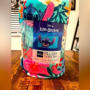 New! Disney’s Lilo & Stitch oversized plush throw blanket.